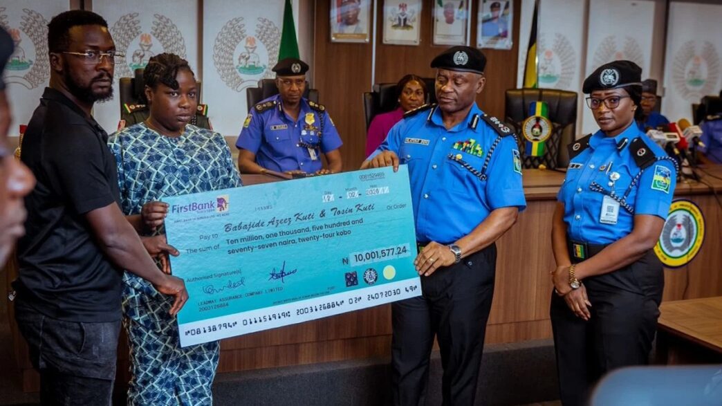 Disu Presents N2.4Billion to Families of Fallen Officers