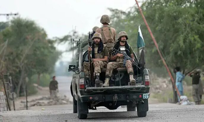 Pakistan Military Kill 22 in Northwest Clashes