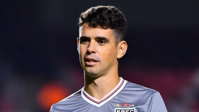 Ex-Brazil Midfielder Oscar Retires After Heart Condition