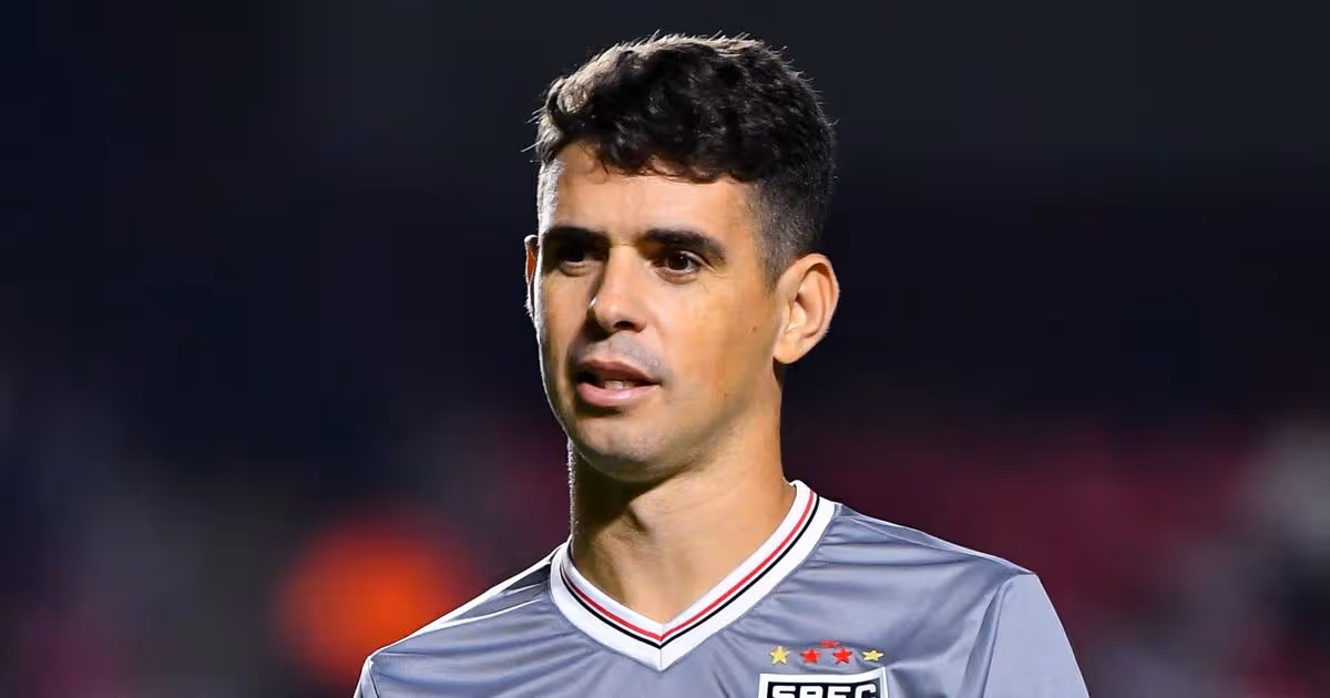 Ex-Brazil Midfielder Oscar Retires