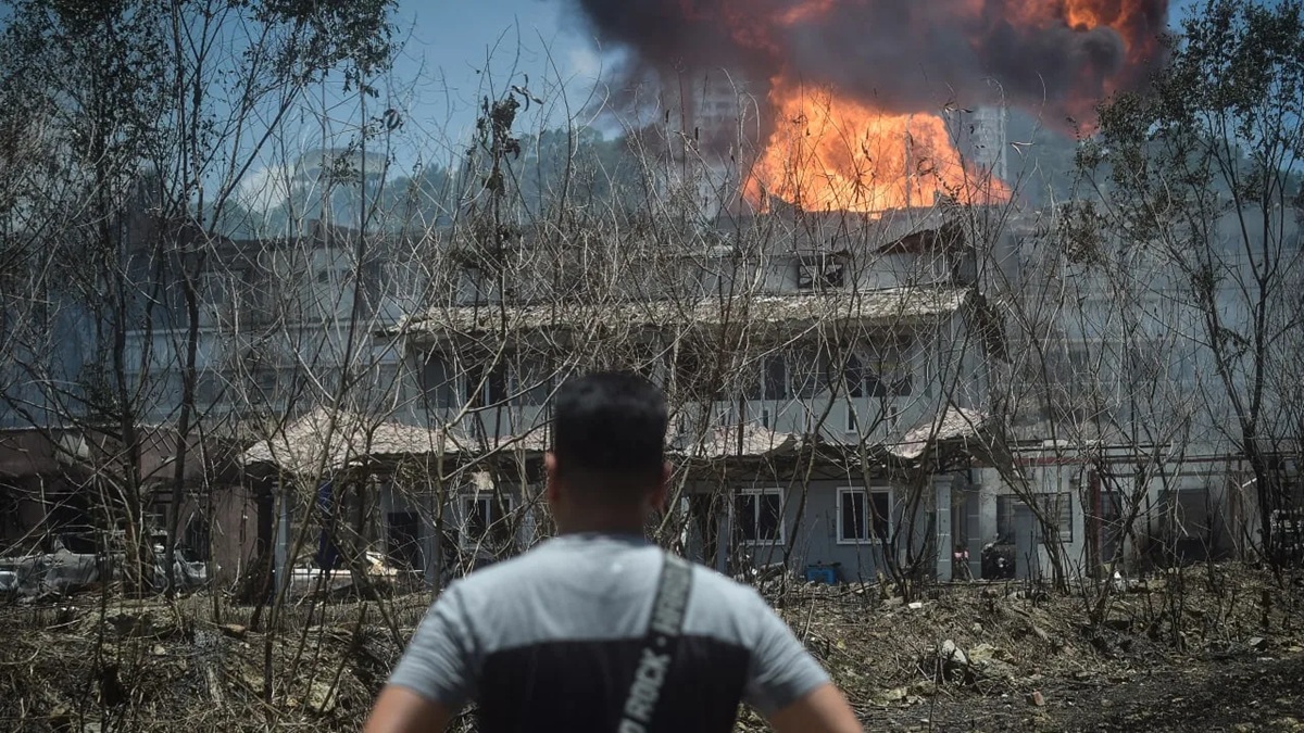 Fire Destroys Homes in Malaysia