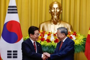 Vietnam, South Korea Sign Tech, Nuclear Power Deals
