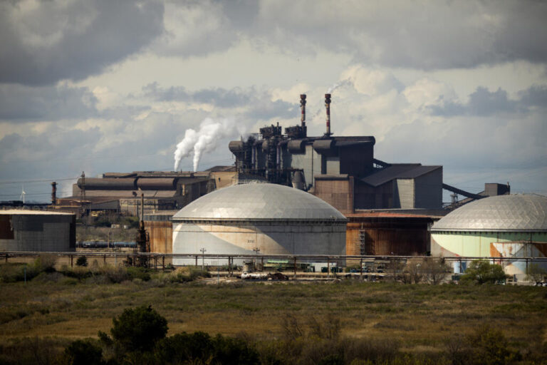 Report: Fossil Fuels Still Generate 57% of Global Electricity