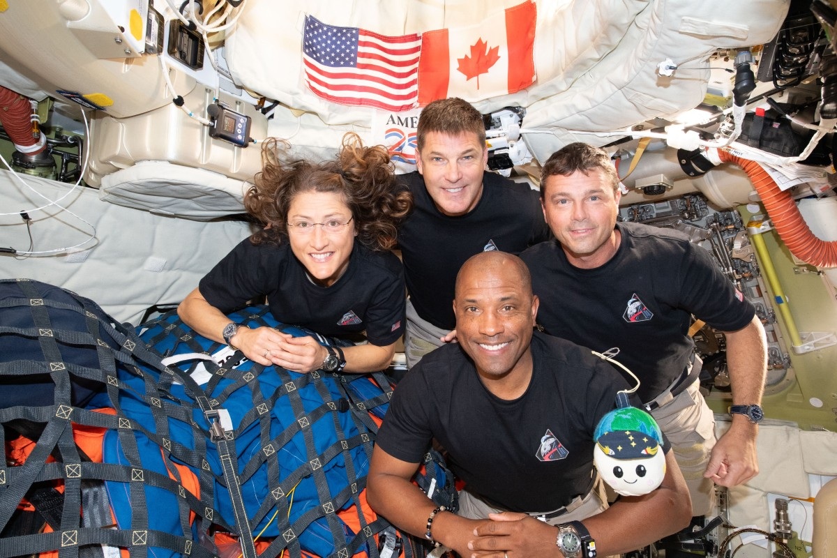 NASA Astronauts Return to Earth