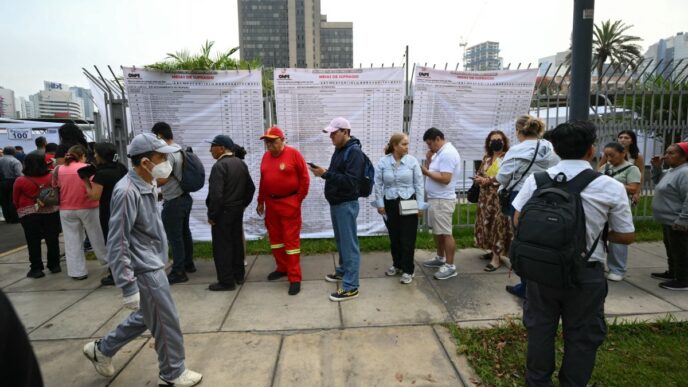 Polls Open in Peru Presidential Election
