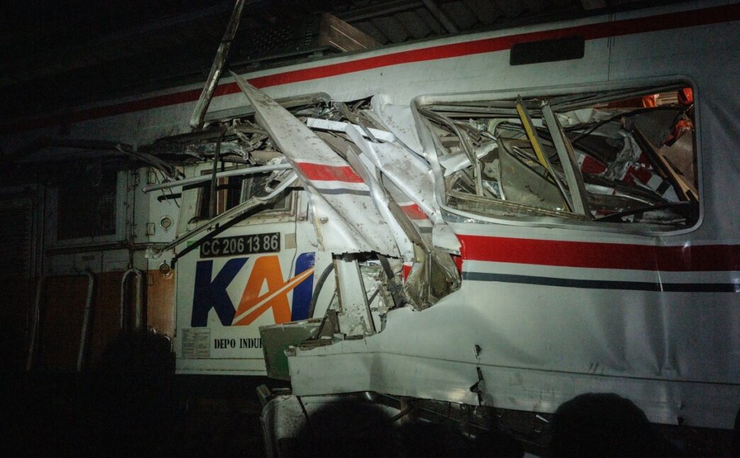 Death Toll from Indonesia Train Crash Rises to 16