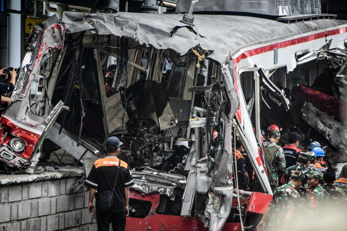 Death Toll from Indonesia Train Crash Rises to 16