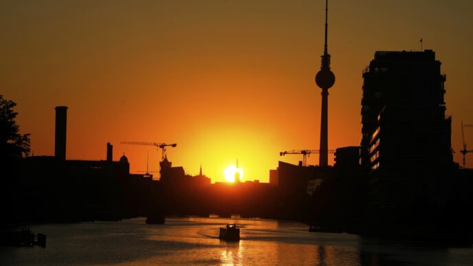 UN Warns Extreme Heat Threatens Food Systems (News Central TV