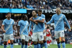 City Edge Arsenal to Control Title Race