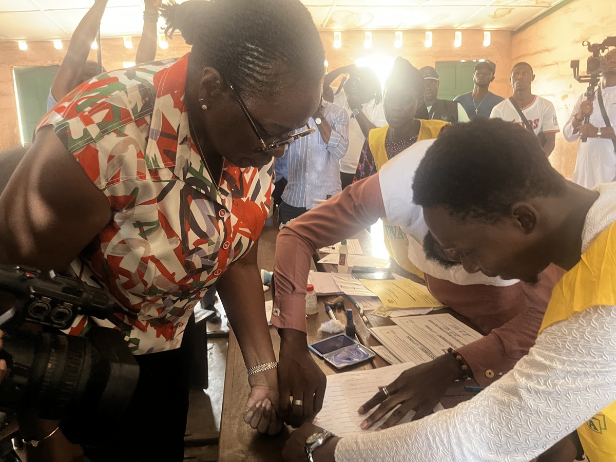 In Pictures: Outgoing President Talon Votes