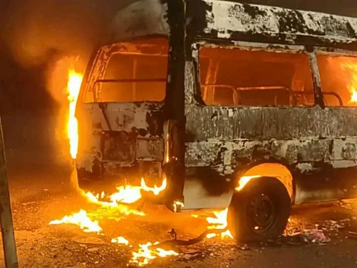 Minibus Blaze Kills 18 in Zimbabwe