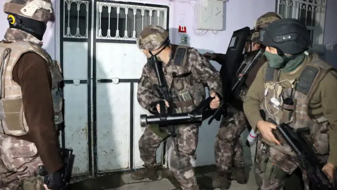 Turkey Arrests 90 Over Suspected ISIS Links