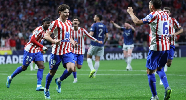Alvarez Penalty Earns Atletico Draw with Arsenal
