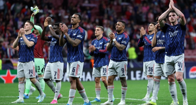 Alvarez Penalty Earns Atletico Draw with Arsenal