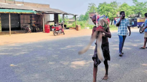 Indian Man Exhumes Sister to Claim Savings (NewsCentral TV)