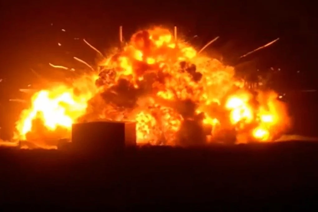 Jeff Bezos’ Rocket Explodes During Test (NewsCentral TV)