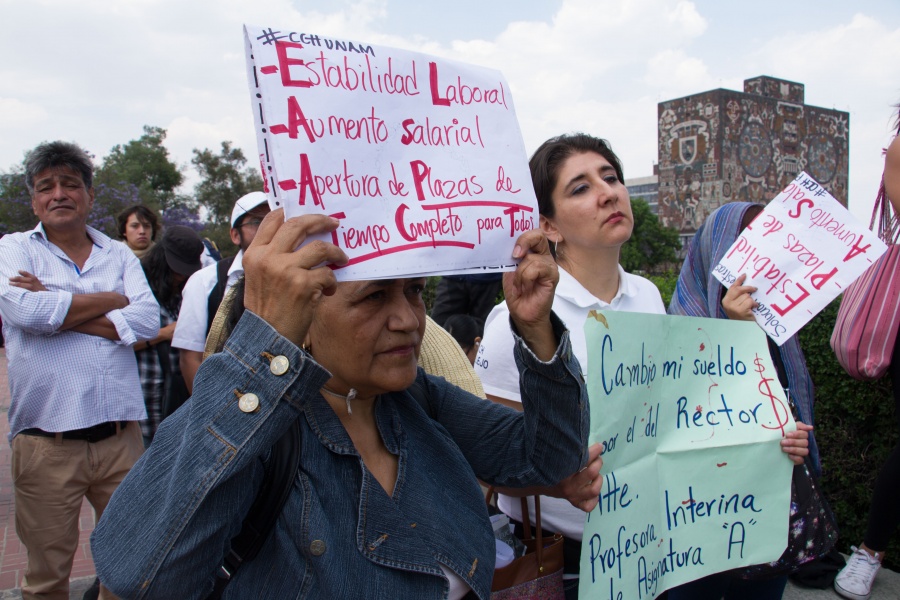 Mexican Teachers Threaten World Cup Protests (News Central TV)