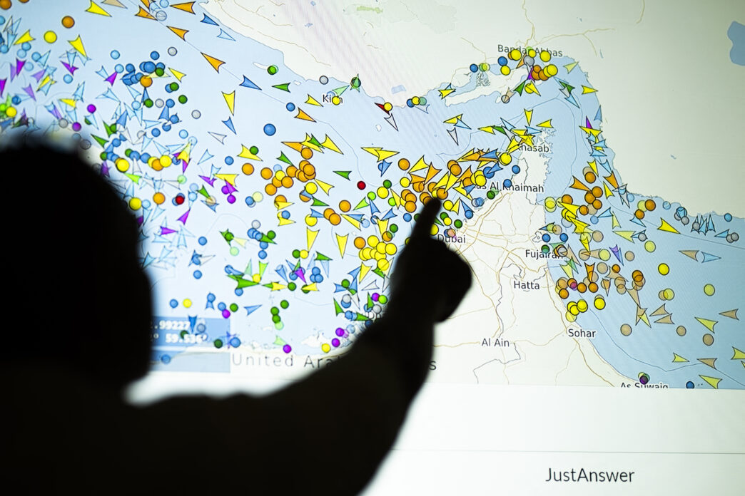 Oil Prices Fall as Global Markets React to Middle East Peace Hopes