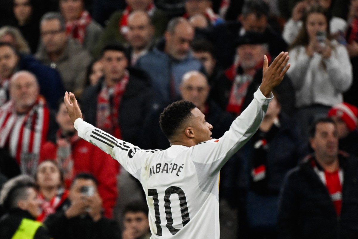 Injured Mbappe Under Fire for Sardinia Trip (NewsCentral TV)