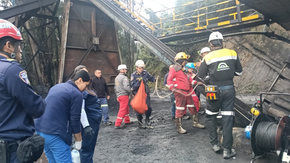 12 Trapped After Mine Blast in Central Colombia