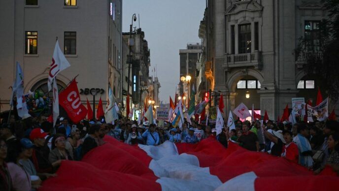Hundreds Protest Ahead of Peru Runoff