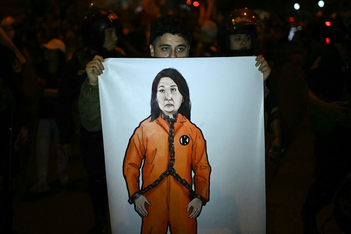 Hundreds Protest Ahead of Peru Runoff