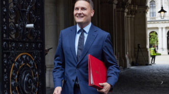 UK Health Minister Quits, Challenges Starmer (NewsCentral TV)