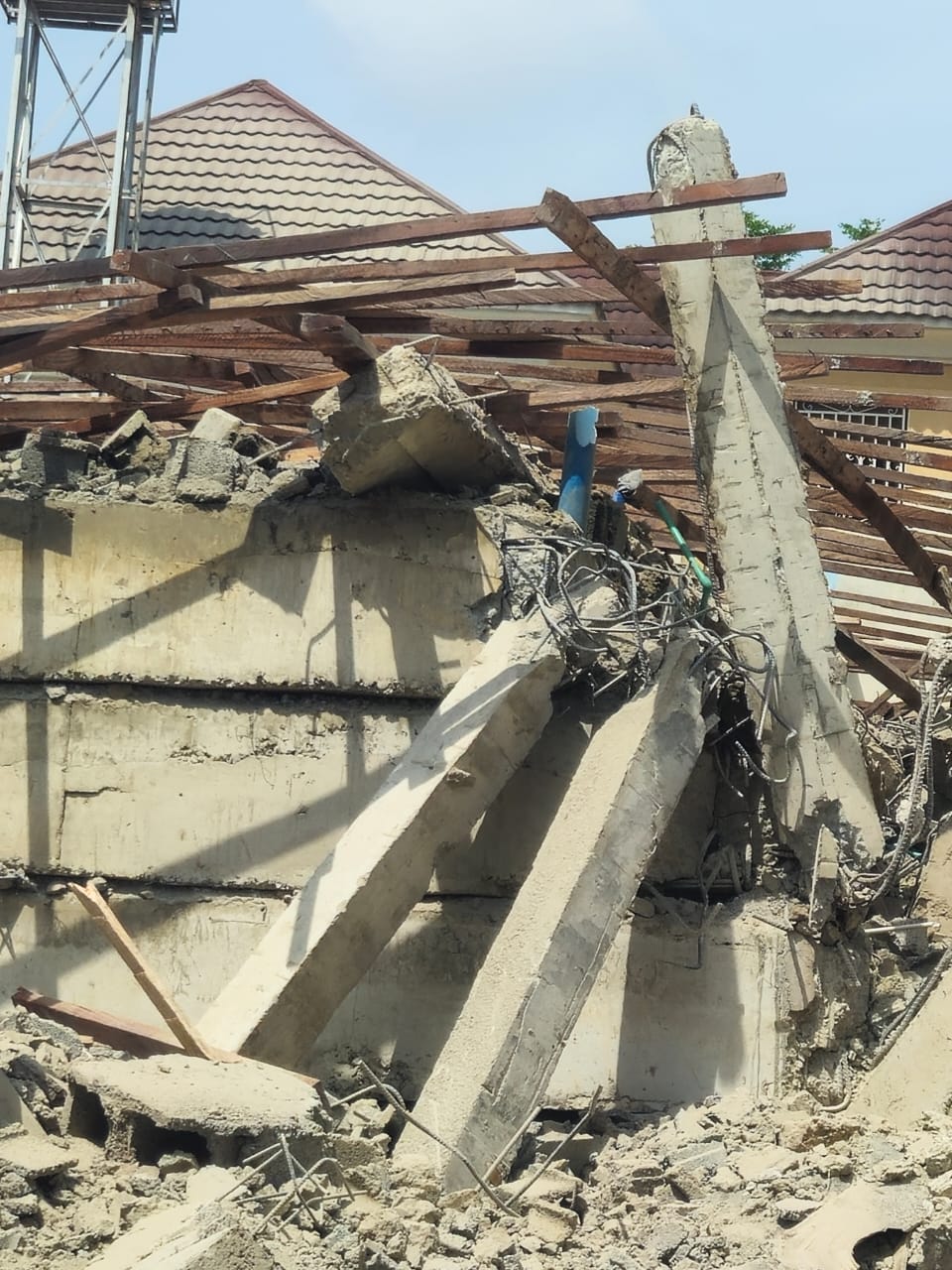 Abuja Building Collapse Kills Five