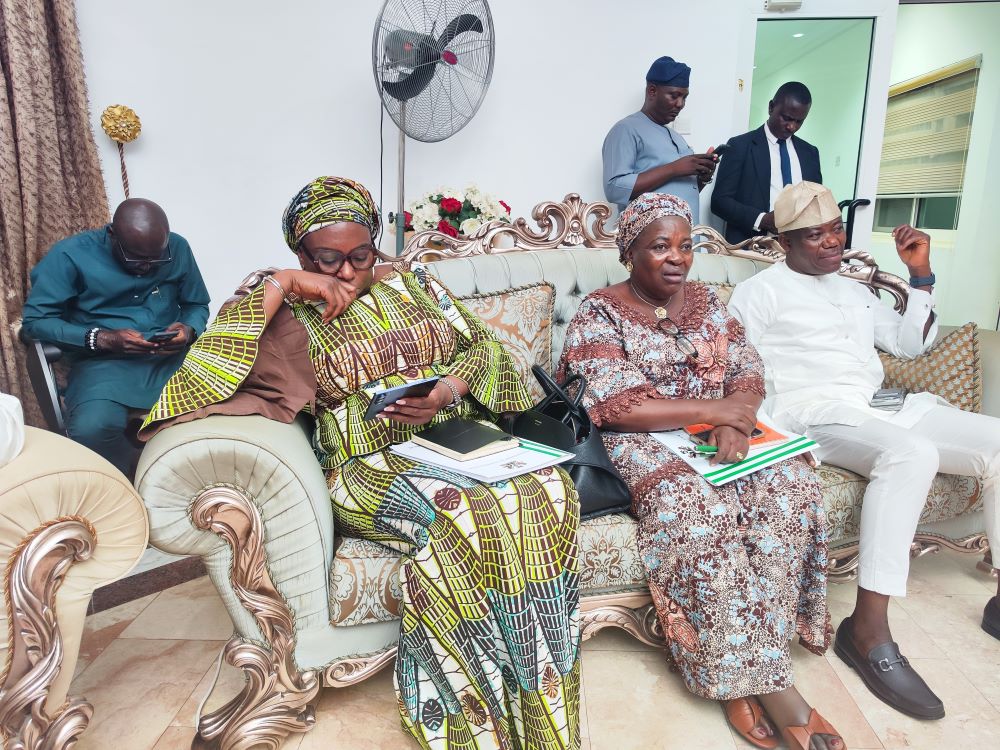 n Pictures: News Central TV Visits Plateau Governor (NewsCentral TV)