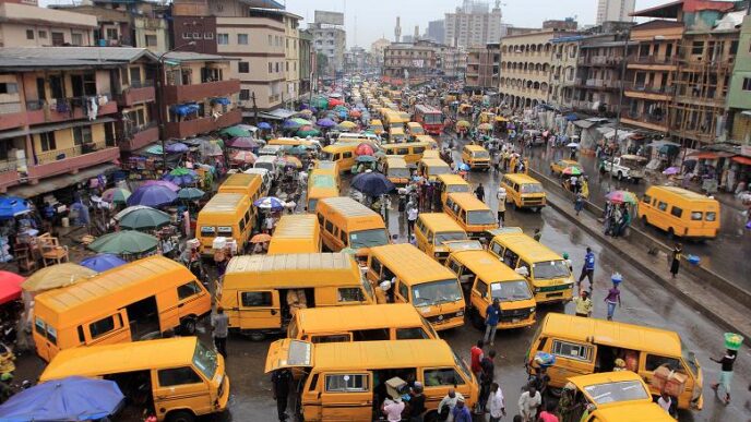 Lagos Bans Movement of Goods on Public Buses