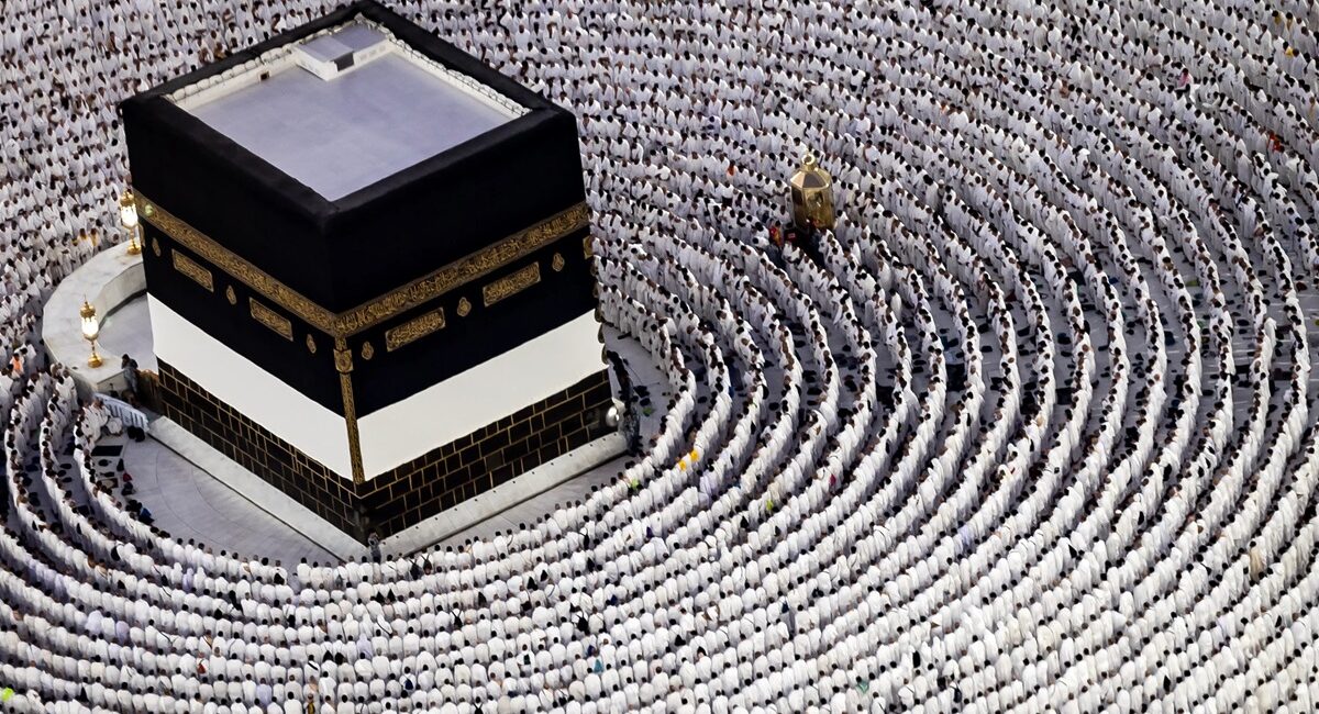 Saudi Arabia Declares May 26, 27 for Arafat, Sallah