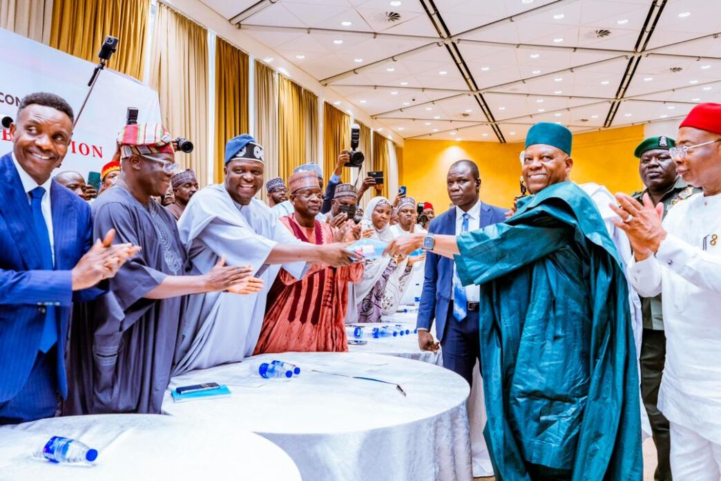 Shettima Submits Tinubu’s Forms for APC Ticket