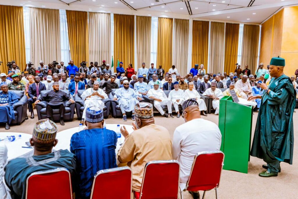 Shettima Submits Tinubu’s Forms for APC Ticket