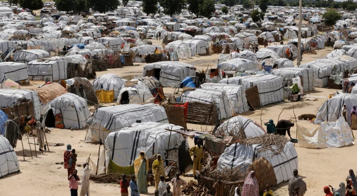 A photo shows a general view of one of the biggest camps for people displaced by Boko Haram and likeminded Islamist extremists in Maiduguri, Nigeria. Credit: VOA Africa.