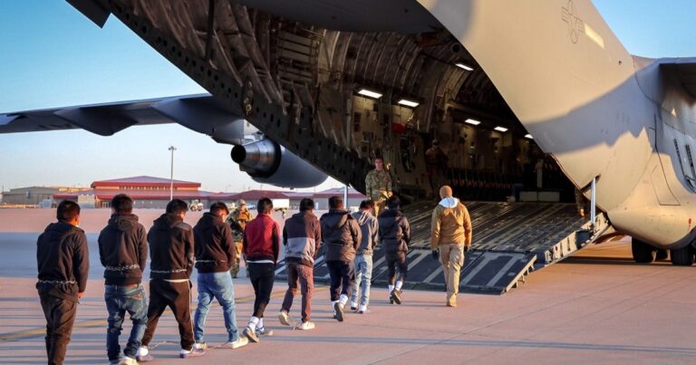 US to Deport Iranians, Other Migrants to Central African Republic