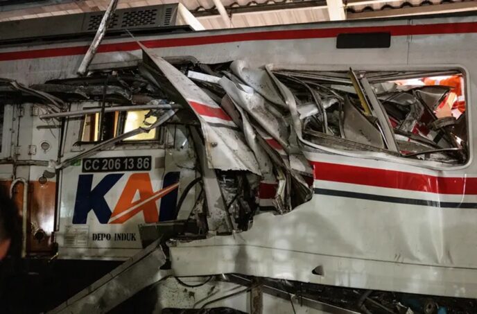 Train Crash in Indonesia Kills Four