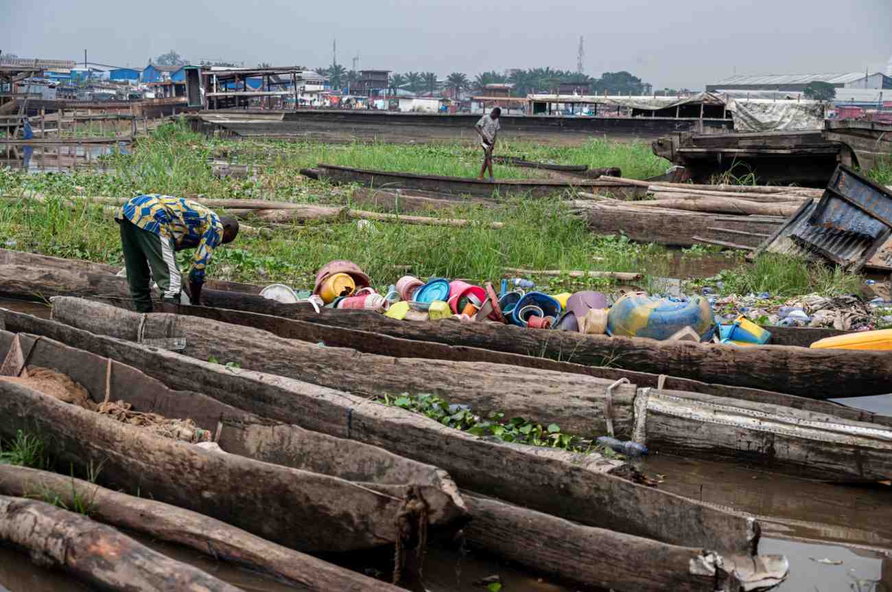 DR Congo River Fishermen Battle Plastic Pollution Crisis