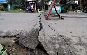 6.5-Magnitude Quake Hits Southern Philippines