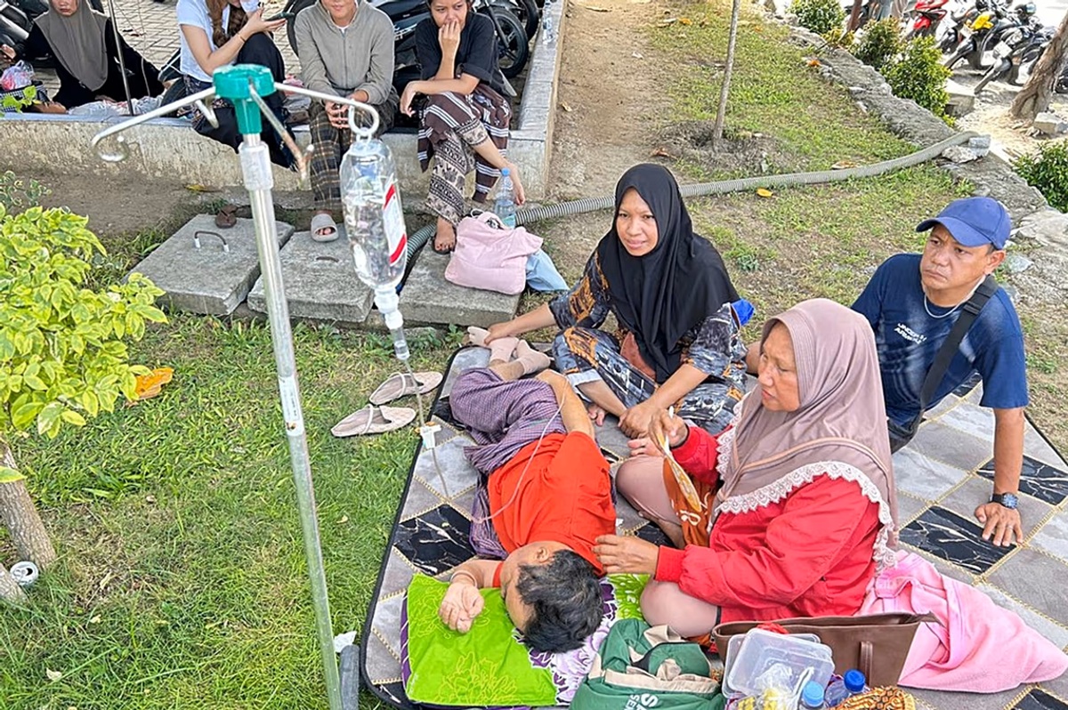 Magnitude 6.7 Earthquake Hits Central Indonesia