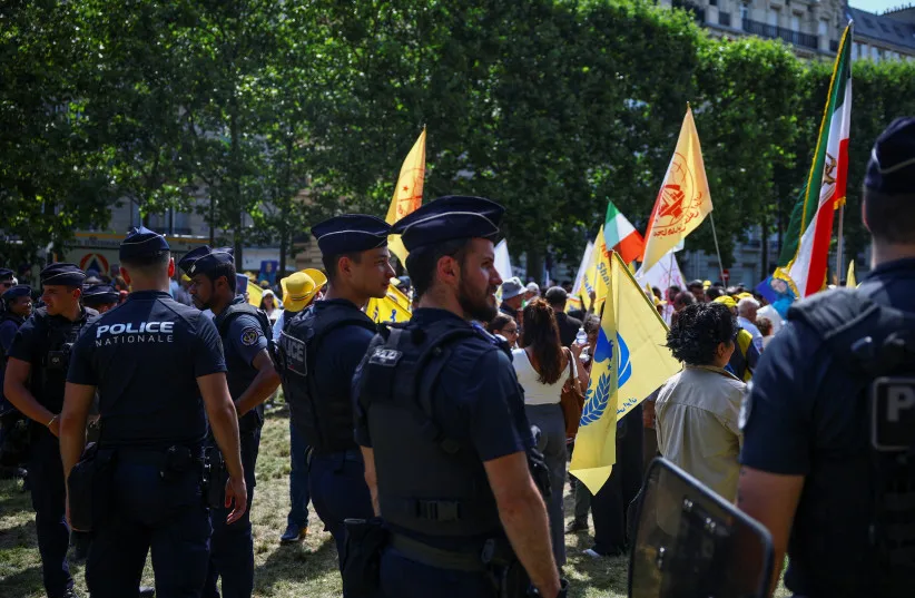 French Police Arrest 20 at Banned Iran Protest in Paris (NewsCentral TV)