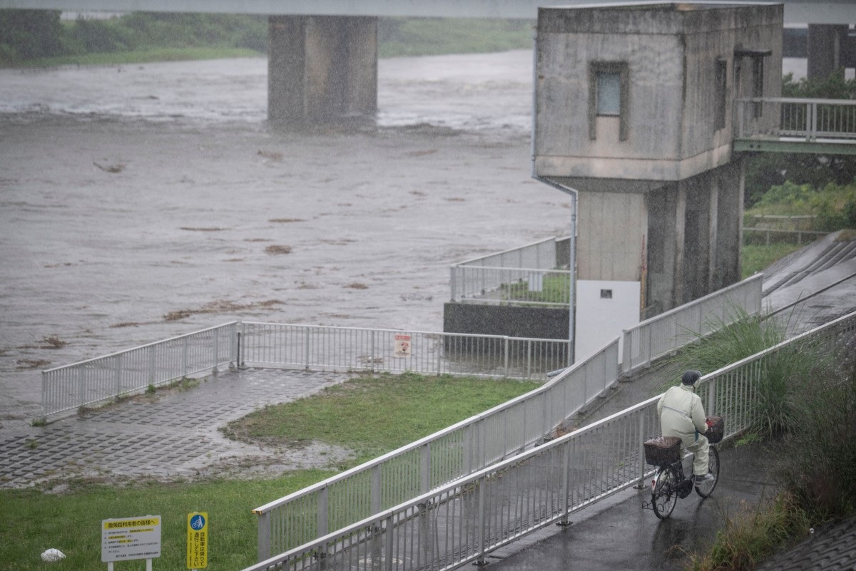 Torrential Rain Hits Tokyo