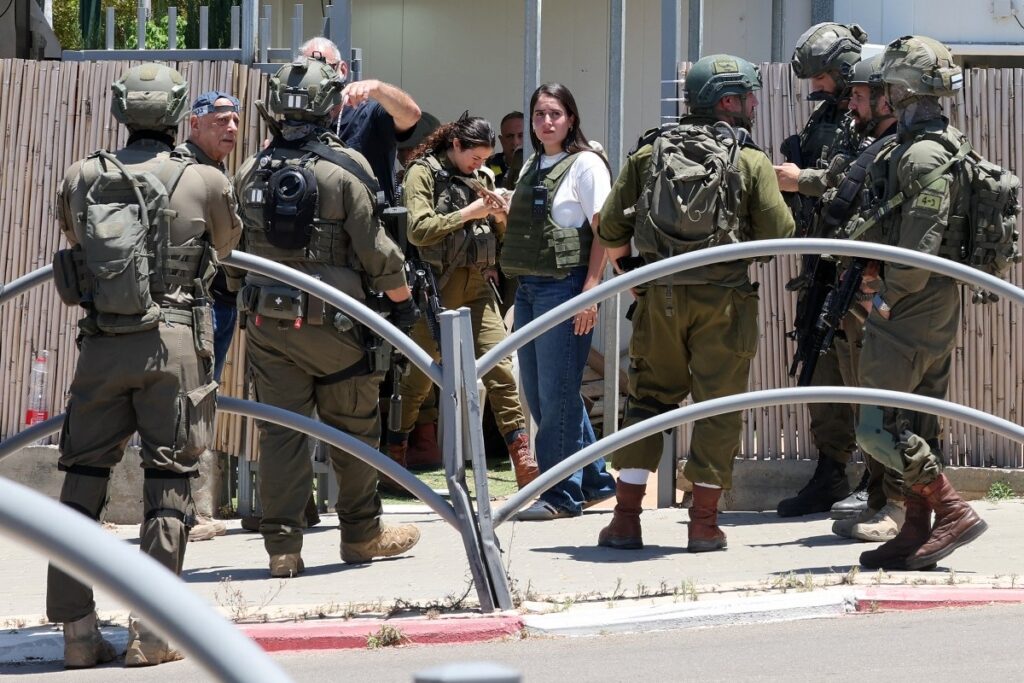 One Killed, Five Wounded in Israel Shooting Attacks