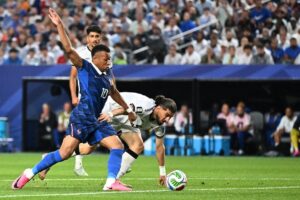 Mbappe Scores Twice as France Beat Iraq 