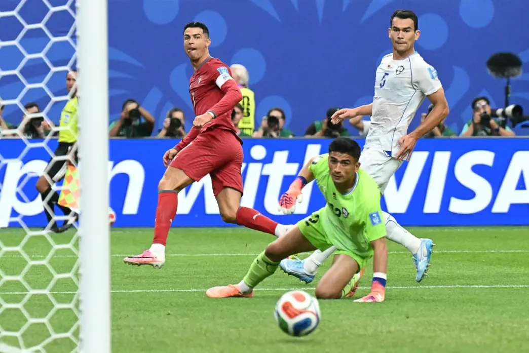 Ronaldo Nets Brace at Sixth World Cup