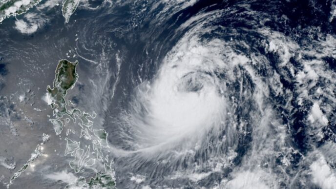 Tropical Storm Injures Nine, Cuts Power in Japan