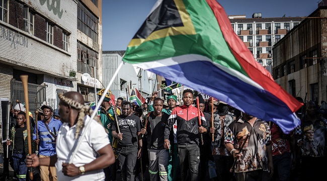 Nigerian Government Vows To Defend Nigerians in South Africa