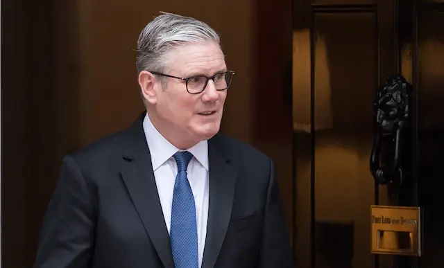 Starmer to Ban Social Media For Children