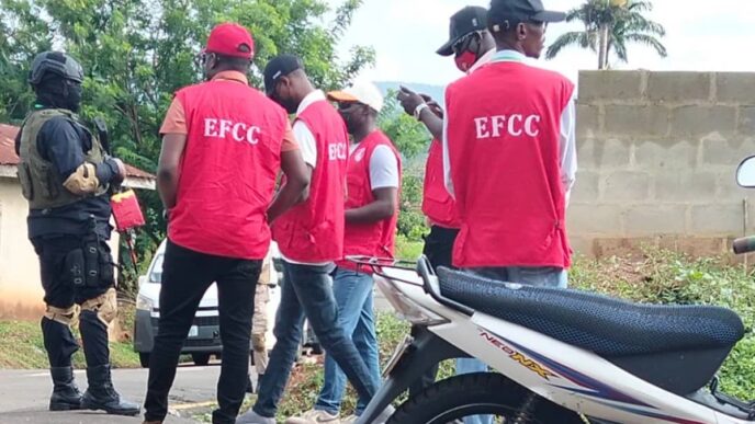 EFCC, Amotekun Officials Arrive at Oyebanji’s Polling Unit