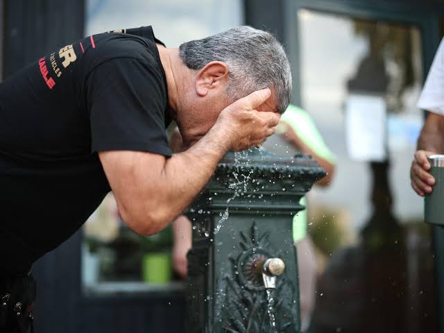 Netherlands Issues First-Ever Red Heat Alert (NewsCentral TV)