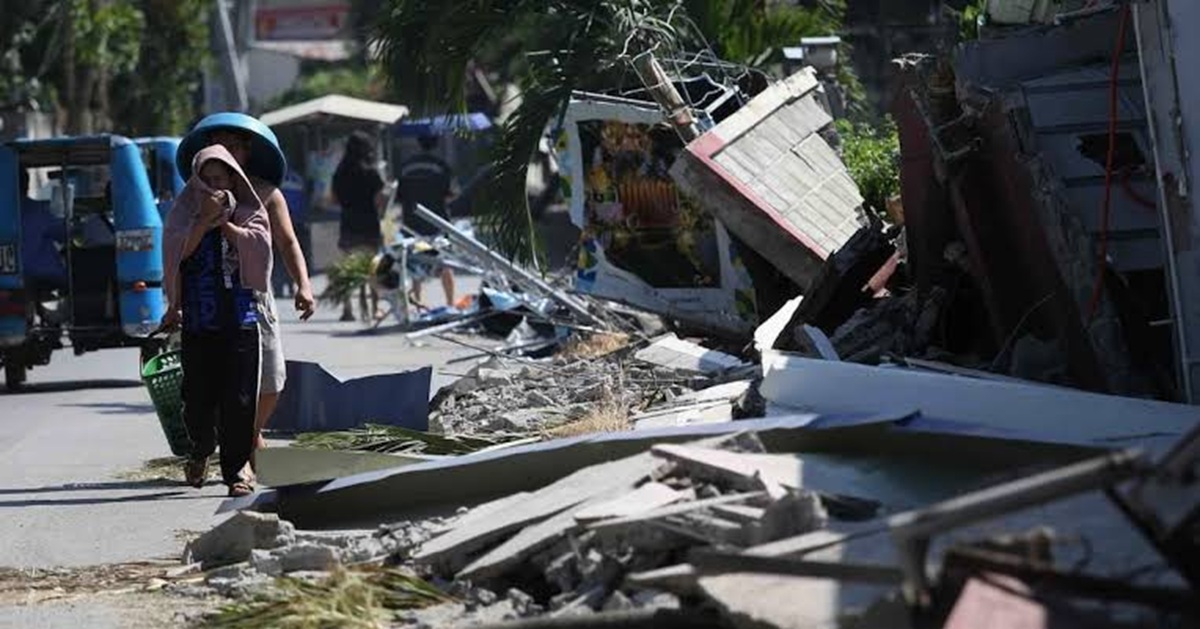 6.5-Magnitude Quake Hits Southern Philippines